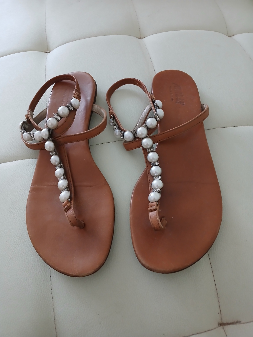 Mally Beauty Brown Pearl-Embellished T-Strap Sandals